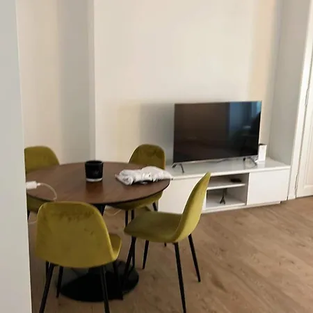 Appartement Apparement Au Centre De 4 Minutes De *