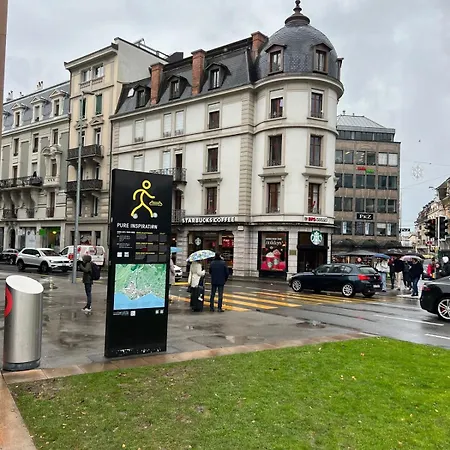 Apparement Au Centre De 4 Minutes De